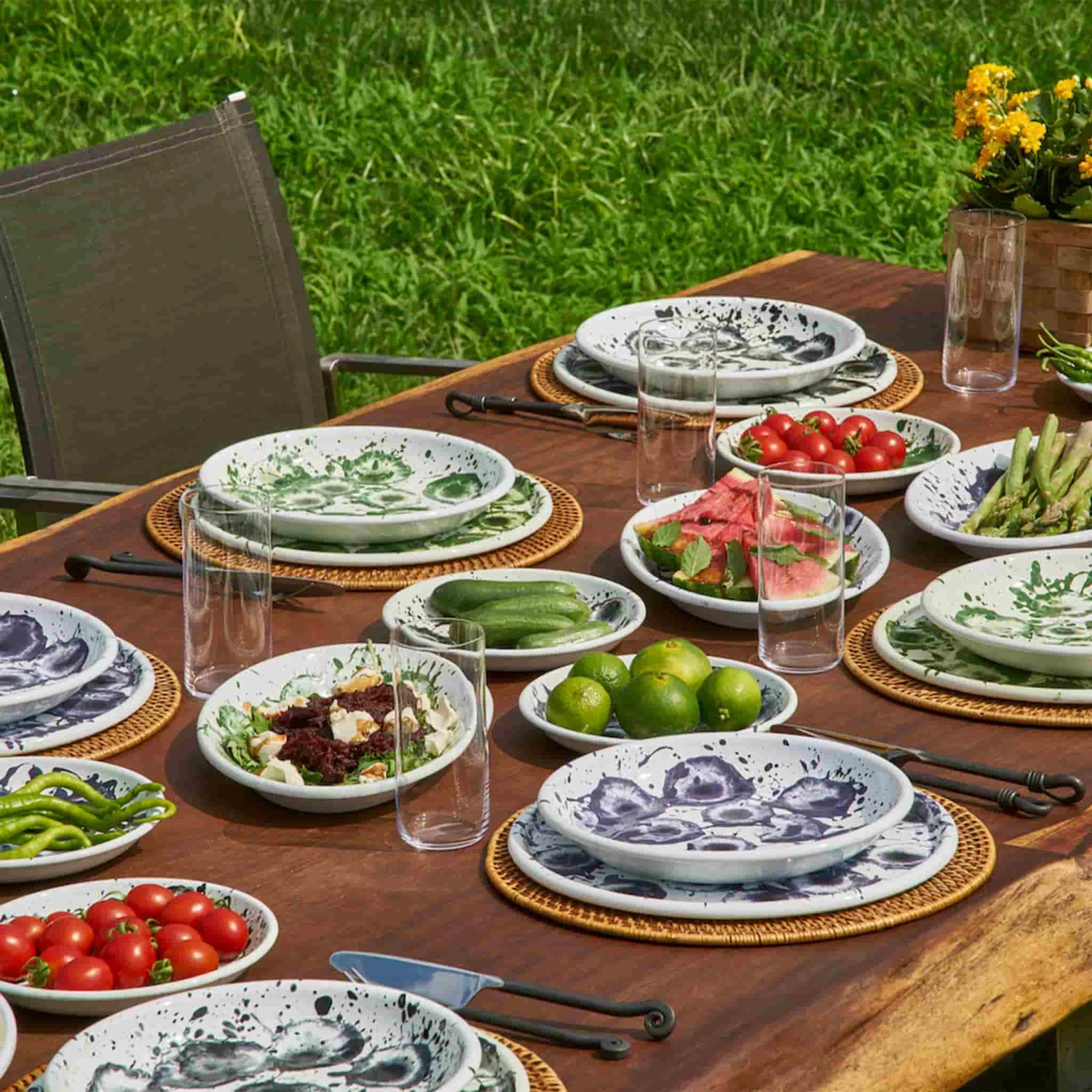 Splatter Madness Enamel Oval Serving Plate, Purple, 31cm - Image 3