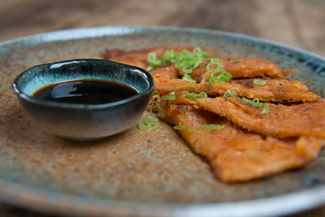 Chouseki Blue Gold Plate 28.5cm Dia X 3.5cm - Image 4